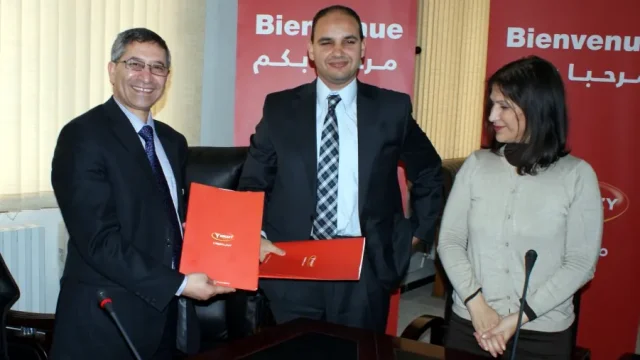 Signature contrat entre l’université de Béjaia et Djezzy