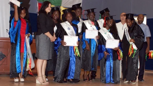 Cérémonie de remise des attestations aux lauréats de la Guinée Bissau,promotion 2013
