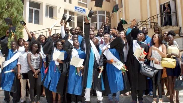 Cérémonie de la remise des diplômes aux étudiants étrangers