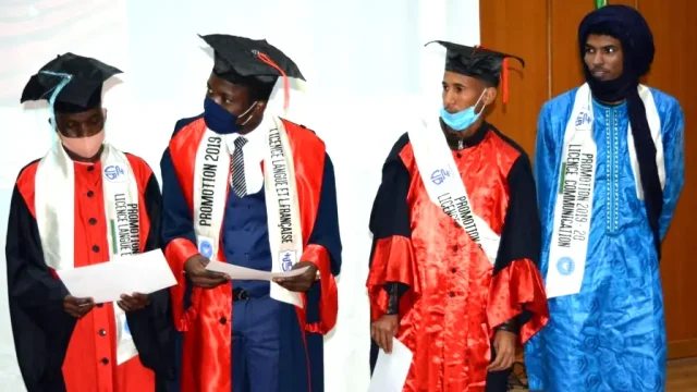 Cérémonie de la remise des diplômes aux étudiants étrangers par la CEEB