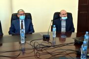 de droite à gauche, Pr AOUDIA Sofiane, doyen de la faculté des sciences exactes, et M. BOUKERROU Mouloud, SG de l’université de Bejaia
