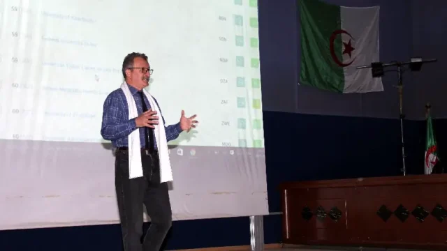 Accompagnement pédagogique au profit des enseignants nouvellement recrutés, cours présenté par le Pr. Khodir MADANI