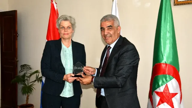 Visite de l’ambassadrice du royaume des Pays-Bas Mme Janna van de Velde à l’ université A. MIRA Bejaia