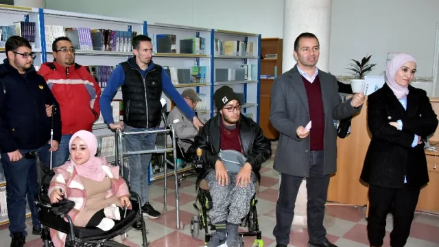 Visite guidée aux profits des étudiants à besoins spécifiques de l’université de Bejaia.
