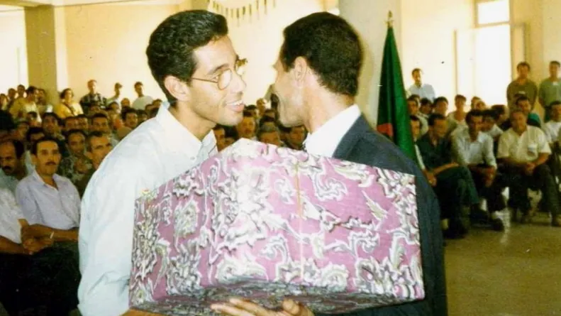 Remise des prix aux lauréats de l’année 1996/1996