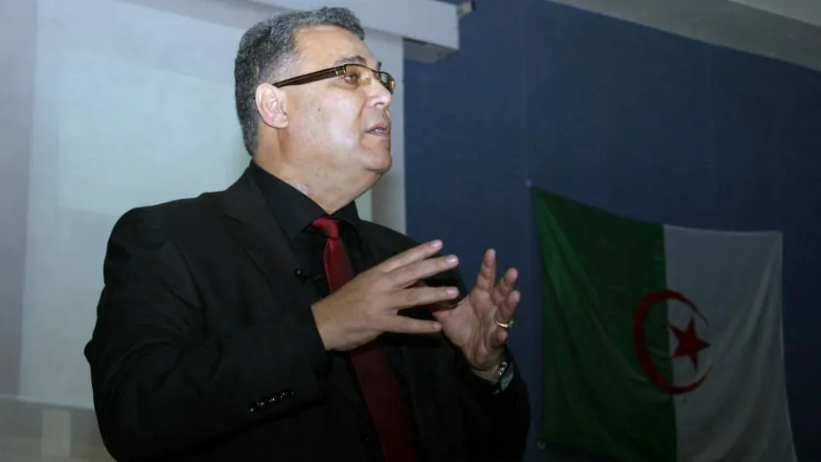 Photos prises lors des conférences animée par Pr AOURAG Hafid, M. Abdelhak DJOUADI ( CNRS-Orsay et CERN-Genève)