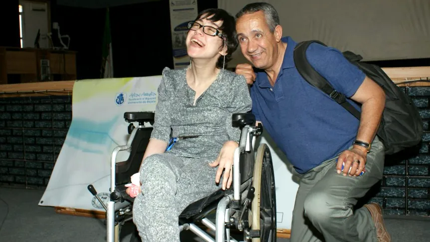 Communication de melle AKROUNE Meriem et de son père