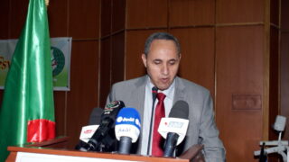 Clôture du colloque International sur la « Confection de dictionnaires monolingues amazighs » 176 Cloture Colloque International sur la Confection de dictionnaires monolingues amazighs 176