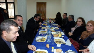 Déjeuner à l'occasion du colloque International sur la « Confection de dictionnaires monolingues amazighs » 26 Dejeuner Colloque International sur la Confection de dictionnaires monolingues amazighs 026