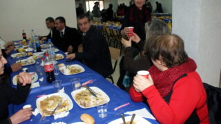 Déjeuner à l'occasion du colloque International sur la « Confection de dictionnaires monolingues amazighs » 40 Dejeuner Colloque International sur la Confection de dictionnaires monolingues amazighs 040