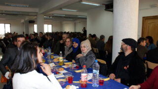 Déjeuner à l'occasion du colloque International sur la « Confection de dictionnaires monolingues amazighs » 49 Dejeuner Colloque International sur la Confection de dictionnaires monolingues amazighs 049