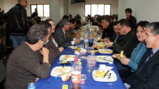 Déjeuner à l'occasion du colloque International sur la « Confection de dictionnaires monolingues amazighs » 57 Dejeuner Colloque International sur la Confection de dictionnaires monolingues amazighs 057