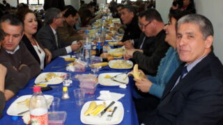 Déjeuner à l'occasion du colloque International sur la « Confection de dictionnaires monolingues amazighs » 59 Dejeuner Colloque International sur la Confection de dictionnaires monolingues amazighs 059