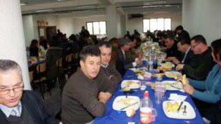 Déjeuner à l'occasion du colloque International sur la « Confection de dictionnaires monolingues amazighs » 62 Dejeuner Colloque International sur la Confection de dictionnaires monolingues amazighs 062