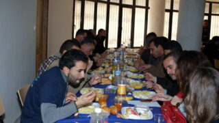 Déjeuner à l'occasion du colloque International sur la « Confection de dictionnaires monolingues amazighs » 77 Dejeuner Colloque International sur la Confection de dictionnaires monolingues amazighs 077