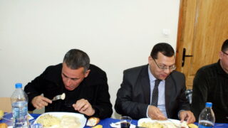 Déjeuner à l'occasion du colloque International sur la « Confection de dictionnaires monolingues amazighs » 78 Dejeuner Colloque International sur la Confection de dictionnaires monolingues amazighs 078