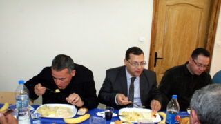 Déjeuner à l'occasion du colloque International sur la « Confection de dictionnaires monolingues amazighs » 79 Dejeuner Colloque International sur la Confection de dictionnaires monolingues amazighs 079