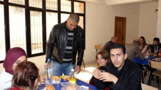 Déjeuner à l'occasion du colloque International sur la « Confection de dictionnaires monolingues amazighs » 84 Dejeuner Colloque International sur la Confection de dictionnaires monolingues amazighs 084