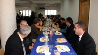 Déjeuner à l'occasion du colloque International sur la « Confection de dictionnaires monolingues amazighs » 85 Dejeuner Colloque International sur la Confection de dictionnaires monolingues amazighs 085