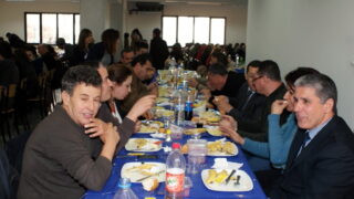 Déjeuner à l'occasion du colloque International sur la « Confection de dictionnaires monolingues amazighs » 86 Dejeuner Colloque International sur la Confection de dictionnaires monolingues amazighs 086