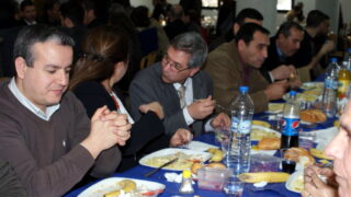 Déjeuner à l'occasion du colloque International sur la « Confection de dictionnaires monolingues amazighs » 89 Dejeuner Colloque International sur la Confection de dictionnaires monolingues amazighs 089