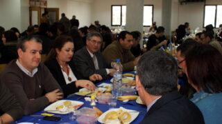 Déjeuner à l'occasion du colloque International sur la « Confection de dictionnaires monolingues amazighs » 93 Dejeuner Colloque International sur la Confection de dictionnaires monolingues amazighs 093