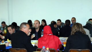 Déjeuner à l'occasion du colloque International sur la « Confection de dictionnaires monolingues amazighs » 96 Dejeuner Colloque International sur la Confection de dictionnaires monolingues amazighs 096