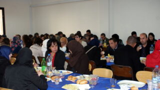 Déjeuner à l'occasion du colloque International sur la « Confection de dictionnaires monolingues amazighs » 97 Dejeuner Colloque International sur la Confection de dictionnaires monolingues amazighs 097