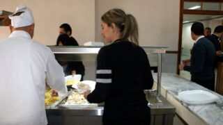 Déjeuner à l'occasion du colloque International sur la « Confection de dictionnaires monolingues amazighs » 99 Dejeuner Colloque International sur la Confection de dictionnaires monolingues amazighs 099