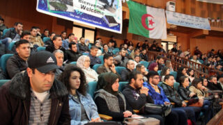 Medailles Fiels Cedric Villani et Ngo Bao Chau Universite Bejaia en Hommage Maurice Audin 08 Decembre 2018 067