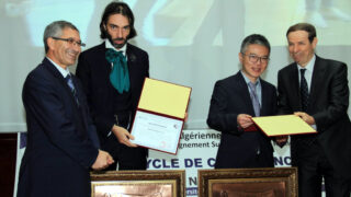 Medailles Fiels Cedric Villani et Ngo Bao Chau Universite Bejaia en Hommage Maurice Audin 08 Decembre 2018 252