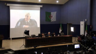 Conference M BOUCHACHI Mustapha Universite Bejaia Situation Politique Perspectives 6 Avril 2019 006