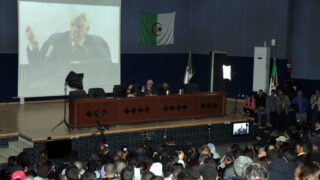 Conference M BOUCHACHI Mustapha Universite Bejaia Situation Politique Perspectives 6 Avril 2019 007