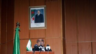 Visite du ministre des finance M. BENKHALFA Abderrahmane à l'université de Bejaia. 178 Visite du ministre des finance BENKHALFA Abderrahmane a l universite de Bejaia 08 Mai 2016 107