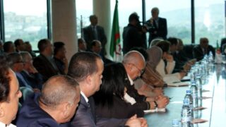 Visite du ministre des finance M. BENKHALFA Abderrahmane à l'université de Bejaia. 29 Visite du ministre des finance BENKHALFA Abderrahmane a l universite de Bejaia 08 Mai 2016 256