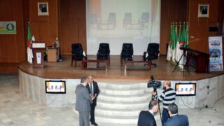 Visite du ministre des finance M. BENKHALFA Abderrahmane à l'université de Bejaia. 256 Visite du ministre des finance BENKHALFA Abderrahmane a l universite de Bejaia 08 Mai 2016 29