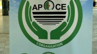 Compagne sensibilisation B organisee Association Protection Orientation Consommateur Environnement APOCE Universite Bejaia 23 0 04