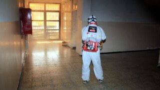 Compagne de desinfection des amphitheatres blocs pedagogiques et laboratoires Universite de Bejaia 30 Mars 2020l 020