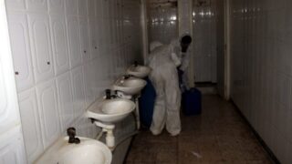 Compagne de desinfection des amphitheatres blocs pedagogiques et laboratoires Universite de Bejaia 30 Mars 2020l 029