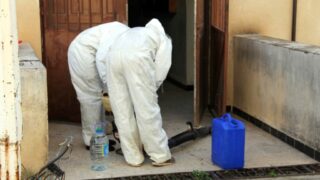 Compagne de desinfection des amphitheatres blocs pedagogiques et laboratoires Universite de Bejaia 30 Mars 2020l 034