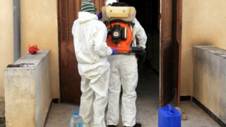 Compagne de desinfection des amphitheatres blocs pedagogiques et laboratoires Universite de Bejaia 30 Mars 2020l 036