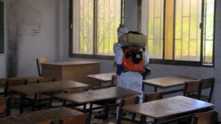 Compagne de desinfection des amphitheatres blocs pedagogiques et laboratoires Universite de Bejaia 30 Mars 2020l 038