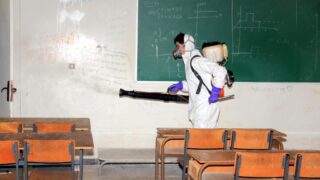 Compagne de desinfection des amphitheatres blocs pedagogiques et laboratoires Universite de Bejaia 30 Mars 2020l 042