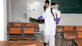 Compagne de desinfection des amphitheatres blocs pedagogiques et laboratoires Universite de Bejaia 30 Mars 2020l 044