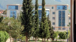 Compagne de desinfection des amphitheatres blocs pedagogiques et laboratoires Universite de Bejaia 30 Mars 2020l 081