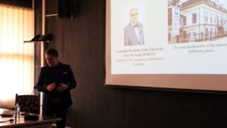 Conference Pr Leonard Ionutut ATANASE Univ Apollonia Iasi Roumanie Universite Bejaia 04 Mats 2020 34