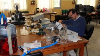 Realisation prototype respirateur artificiel equipe pluridisciplinaire enseignants chercheurs Universite Bejaia 20 Avril 2020 02