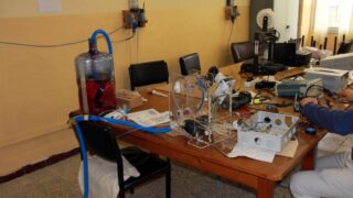 Realisation prototype respirateur artificiel equipe pluridisciplinaire enseignants chercheurs Universite Bejaia 20 Avril 2020 06