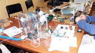 Realisation prototype respirateur artificiel equipe pluridisciplinaire enseignants chercheurs Universite Bejaia 20 Avril 2020 07