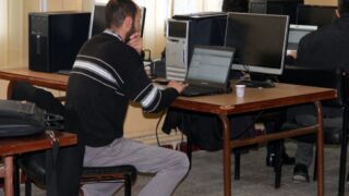 Realisation prototype respirateur artificiel equipe pluridisciplinaire enseignants chercheurs Universite Bejaia 20 Avril 2020 09